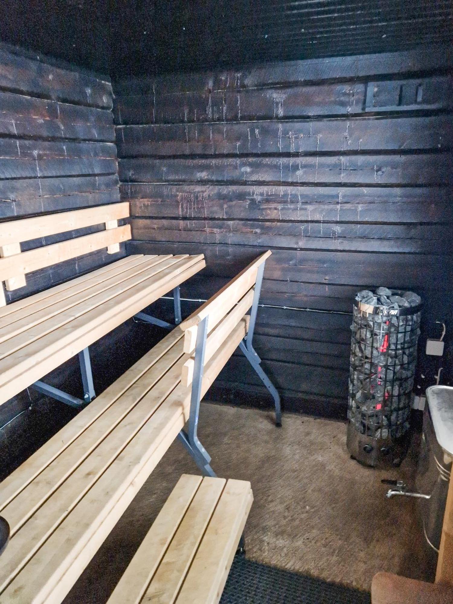 Laehderinne - 2 Bedroom Log Cabin, Private Beach, Wifi & Sauna Puolanka 외부 사진