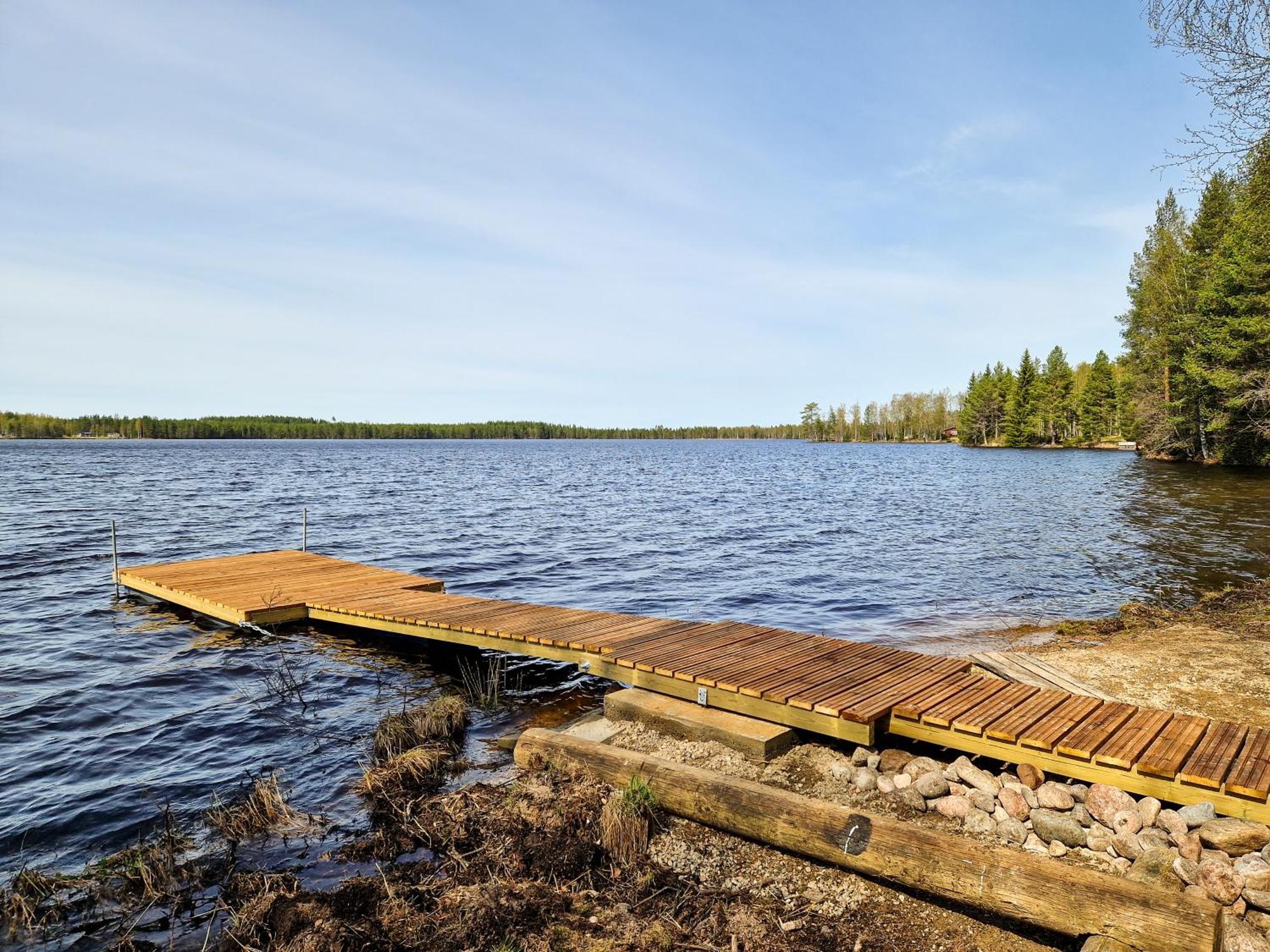 Laehderinne - 2 Bedroom Log Cabin, Private Beach, Wifi & Sauna Puolanka 외부 사진